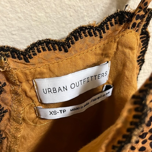 Urban Outfitters Hanna Rayon Tiered Scallop Babydoll Mini Dress Size XS - Picture 2 of 10